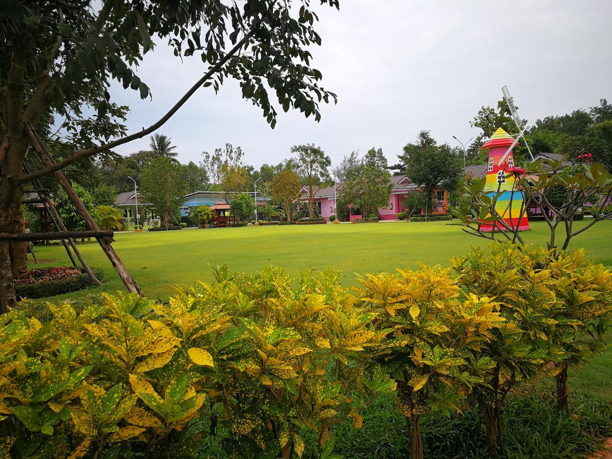 Aranya Resort Chumphon Exterior photo