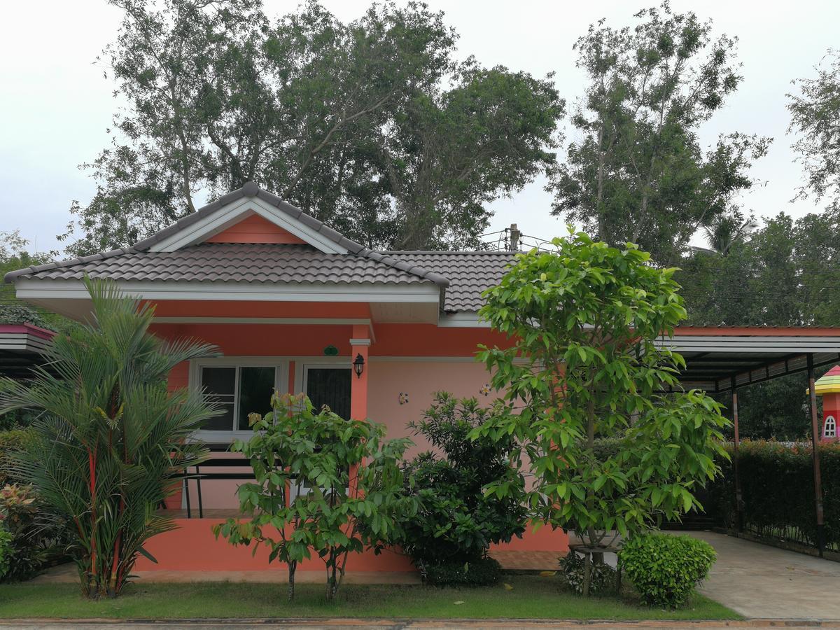 Aranya Resort Chumphon Exterior photo