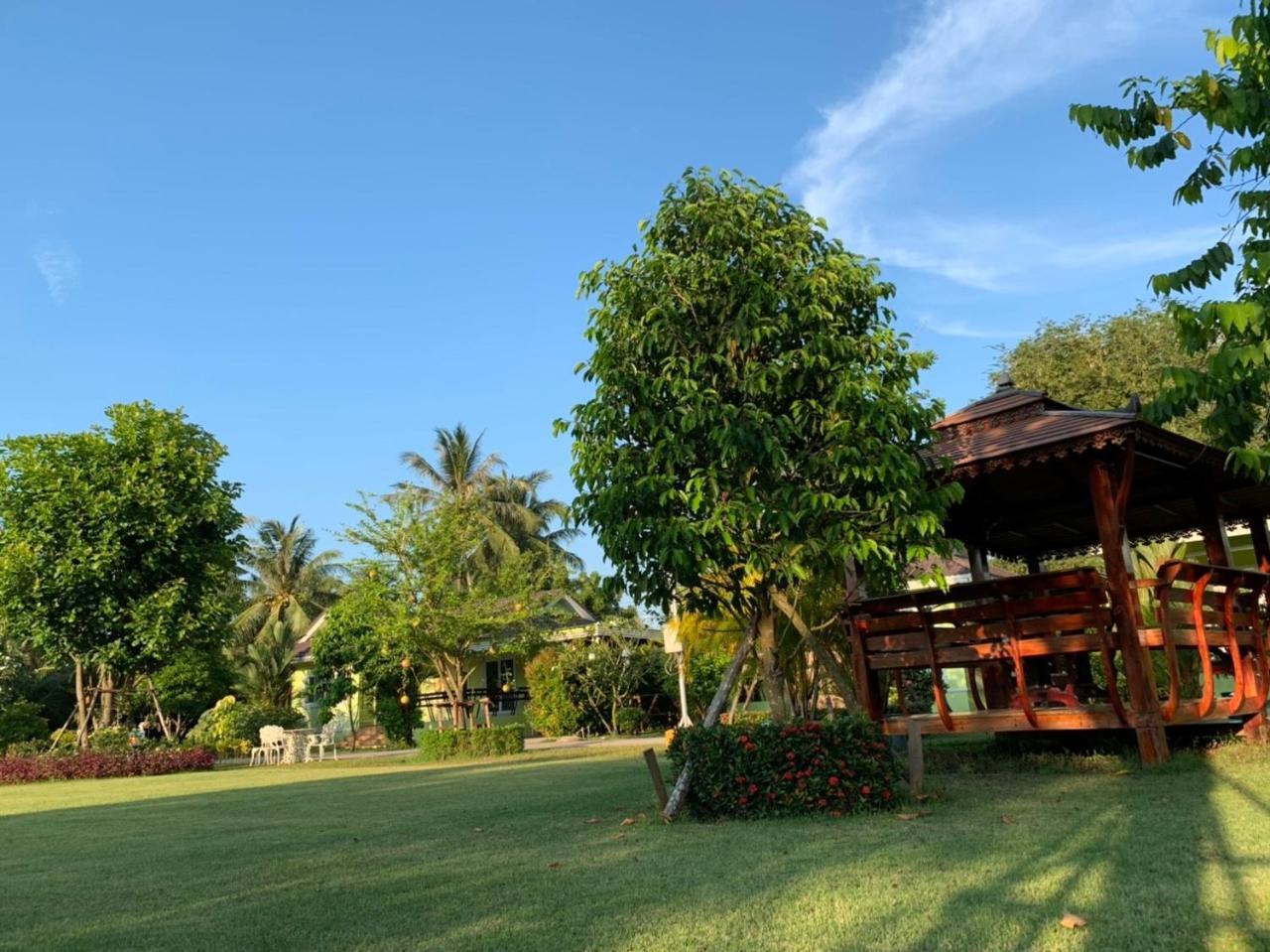 Aranya Resort Chumphon Exterior photo