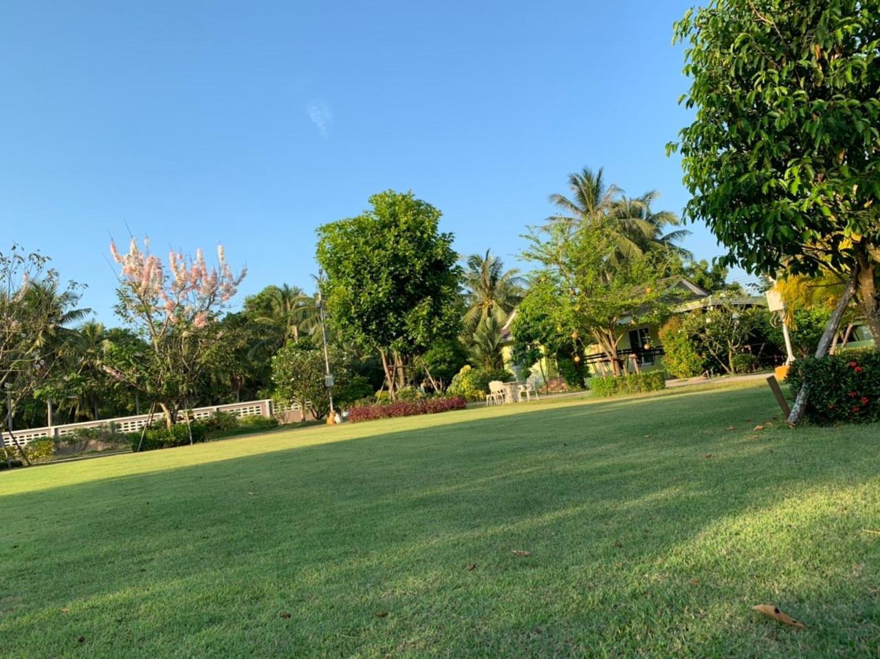 Aranya Resort Chumphon Exterior photo